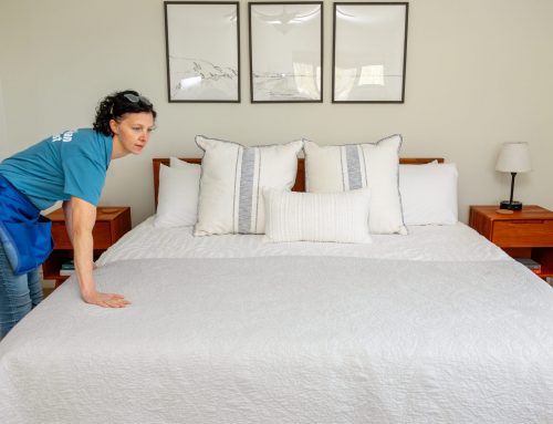 The Traverse City Holiday Hosting Checklist: Guest-Ready by Thanksgiving